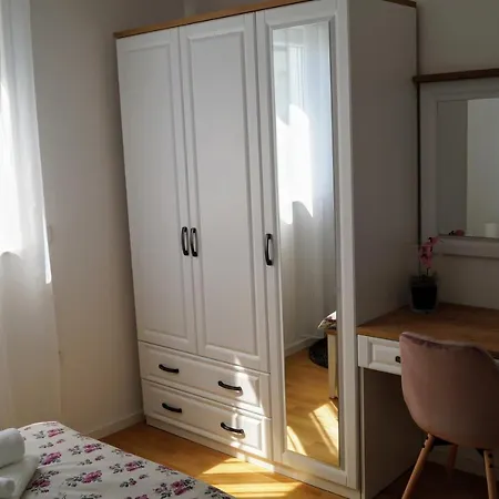 Ivona With Beautiful Seaview Makarska