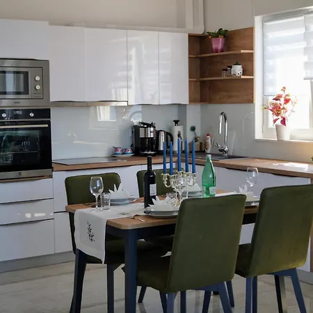 Ivona With Beautiful Seaview Apartman *