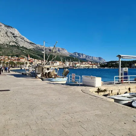Ivona With Beautiful Seaview Makarska