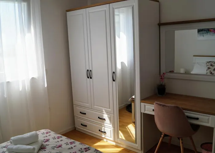 Ivona With Beautiful Seaview Makarska