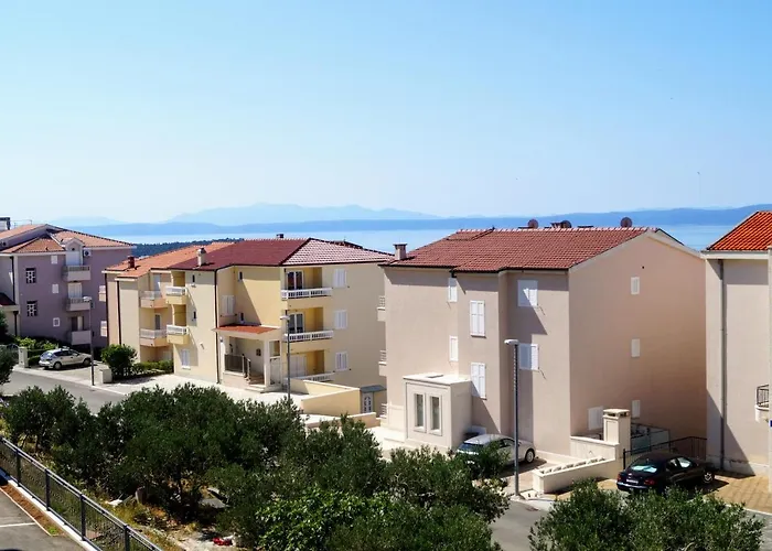 Ivona With Beautiful Seaview Appartement Makarska