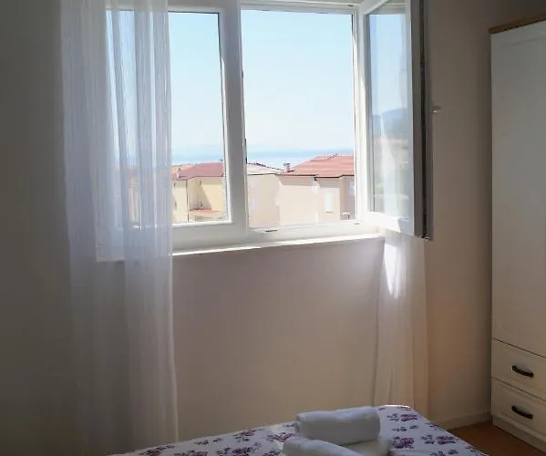 Appartement Ivona With Beautiful Seaview Makarska